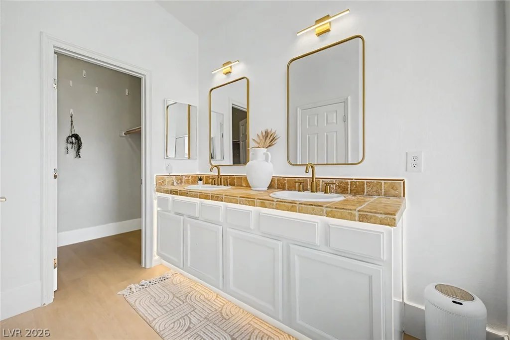 10147 Dragons Meadow, Las Vegas, NV 89148