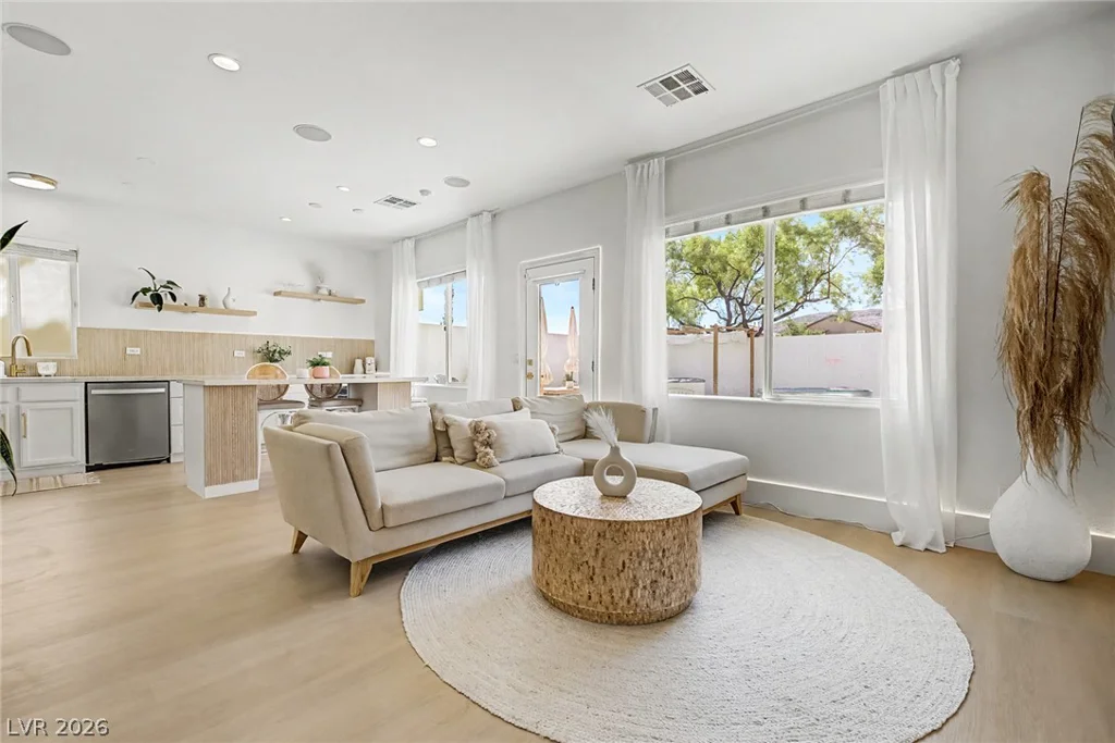 10147 Dragons Meadow, Las Vegas, NV 89148