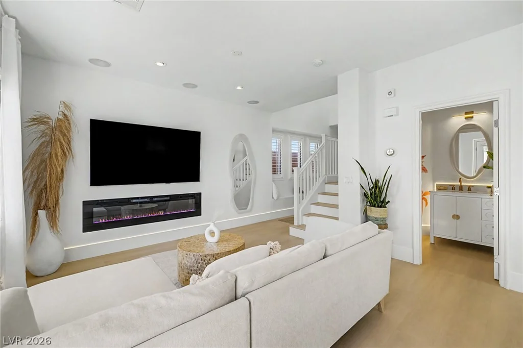10147 Dragons Meadow, Las Vegas, NV 89148