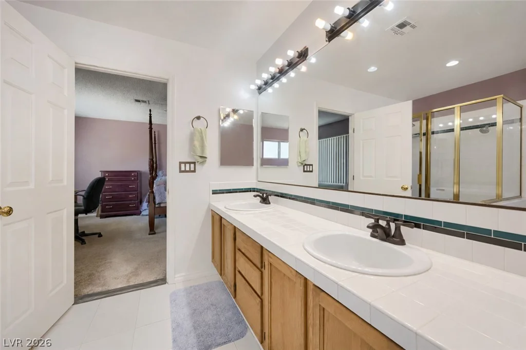 7671 Jones, Las Vegas, NV 89131