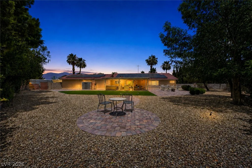 7671 Jones, Las Vegas, NV 89131