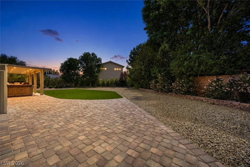 7671 Jones, Las Vegas, NV 89131