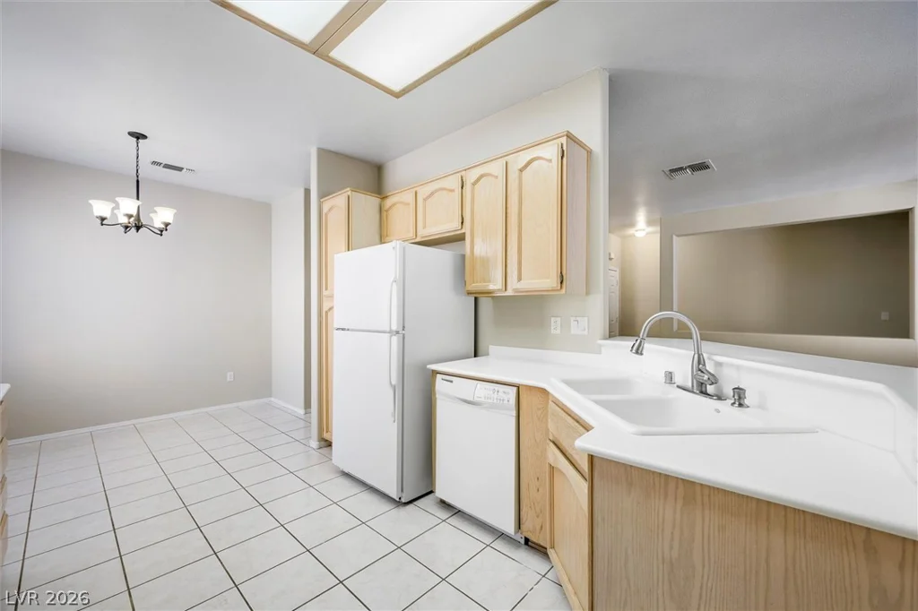 495 Elm Crest, Henderson, NV 89012