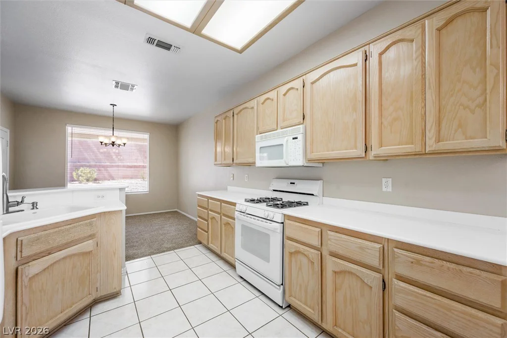 495 Elm Crest, Henderson, NV 89012
