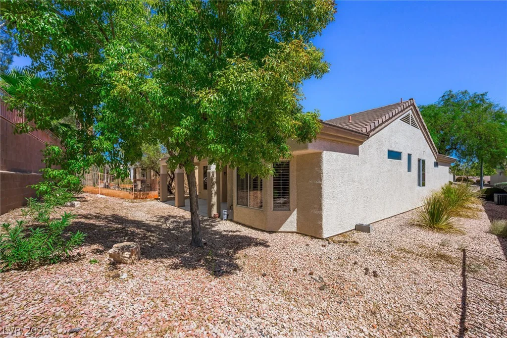 495 Elm Crest, Henderson, NV 89012