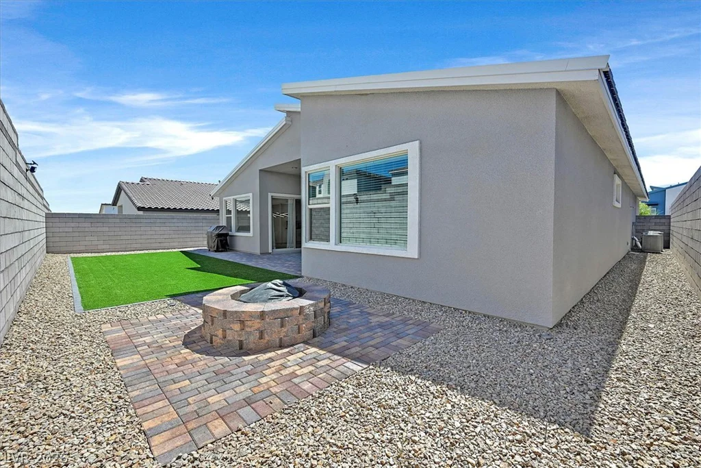 10284 Arrow Range, Las Vegas, NV 89166