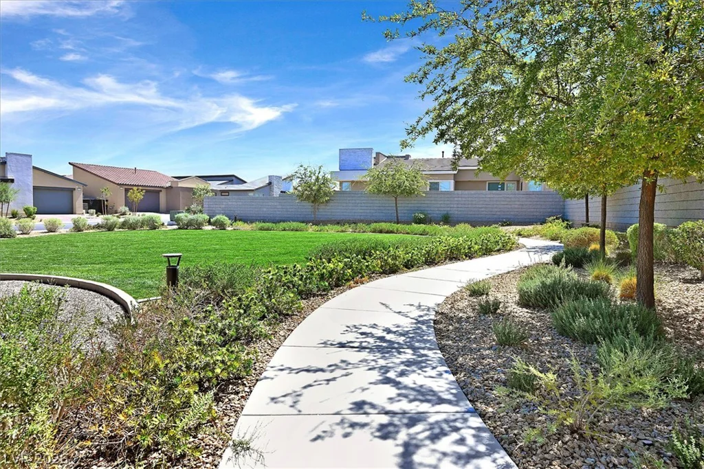 10284 Arrow Range, Las Vegas, NV 89166