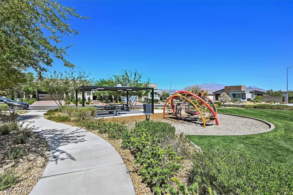 10284 Arrow Range, Las Vegas, NV 89166