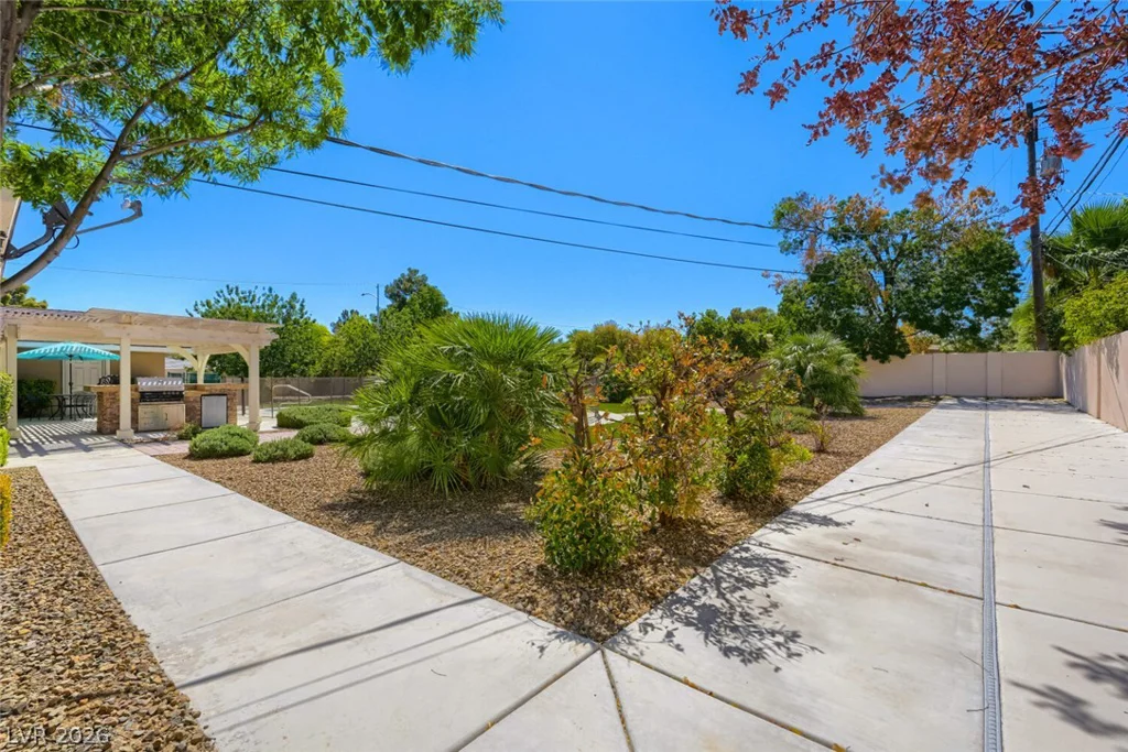 3101 Conners, Las Vegas, NV 89107