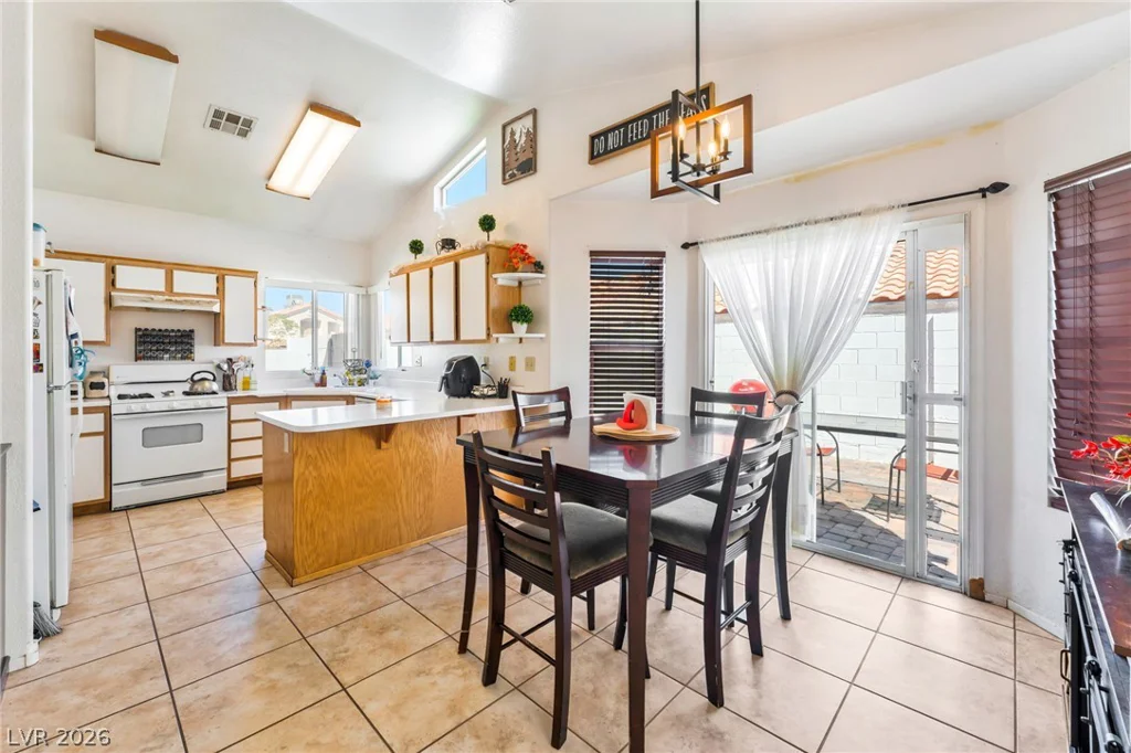 1520 Bonnie Castle, Las Vegas, NV 89108