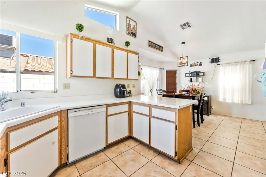 1520 Bonnie Castle, Las Vegas, NV 89108