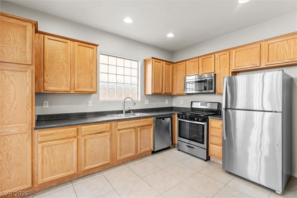 6443 Goldfield, North Las Vegas, NV 89084
