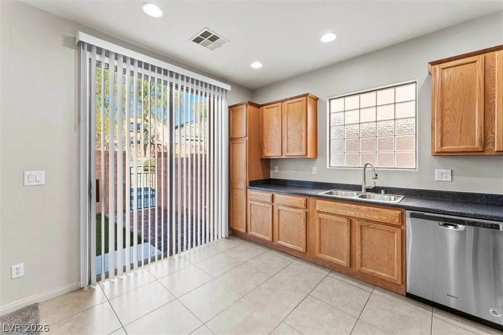 6443 Goldfield, North Las Vegas, NV 89084