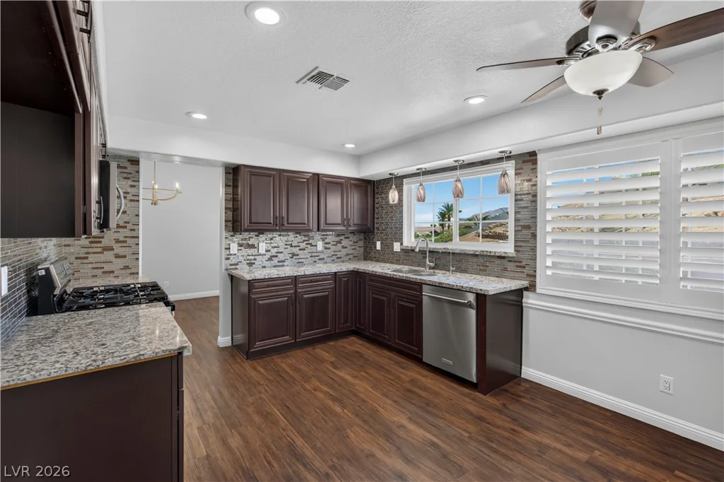 1049 Geranium, Henderson, NV 89011