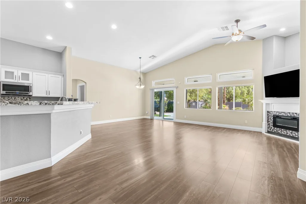 6718 Hawthorne Creek, Las Vegas, NV 89131