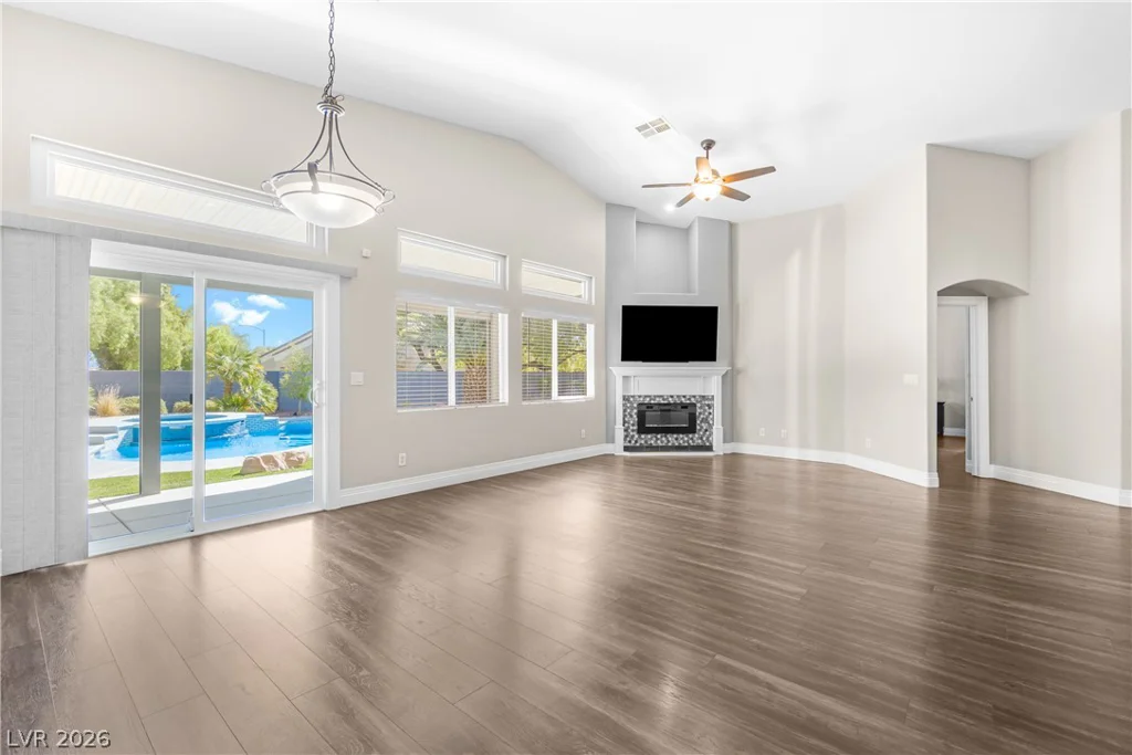 6718 Hawthorne Creek, Las Vegas, NV 89131