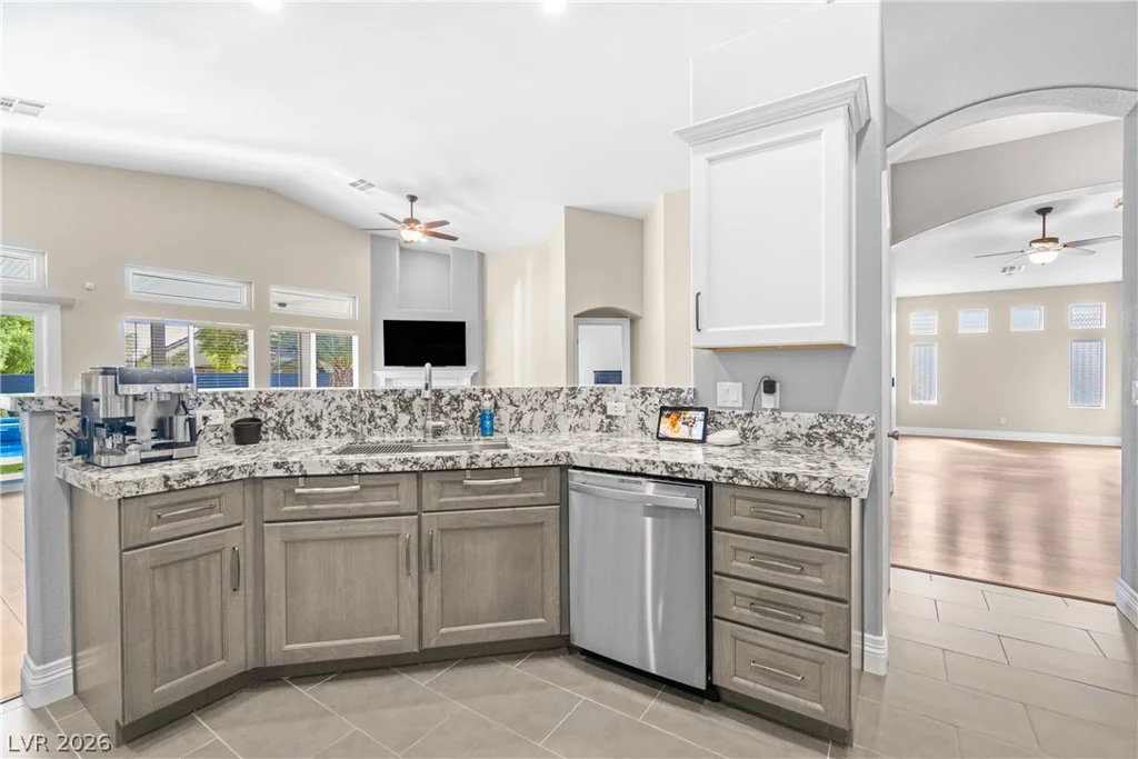 6718 Hawthorne Creek, Las Vegas, NV 89131