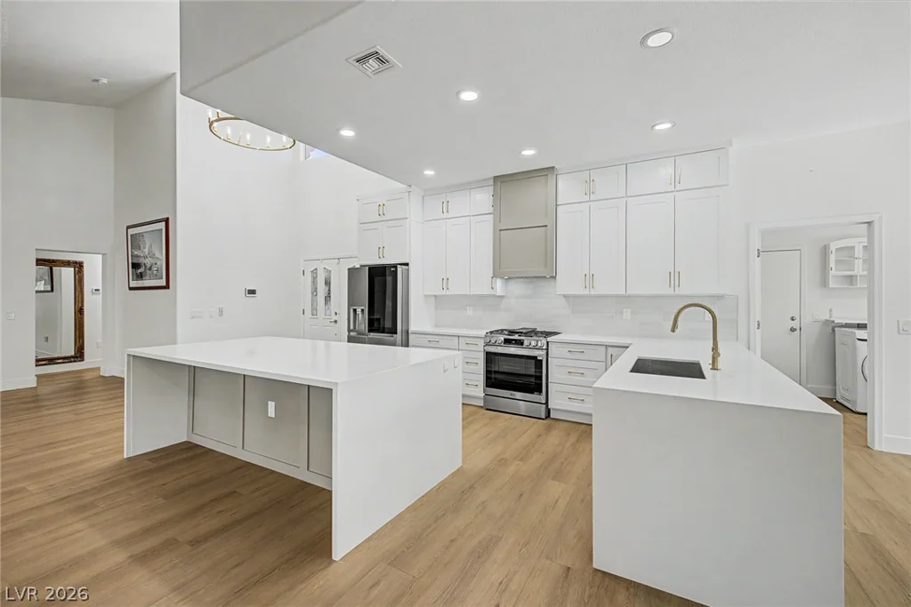 2423 Denham, Las Vegas, NV 89134