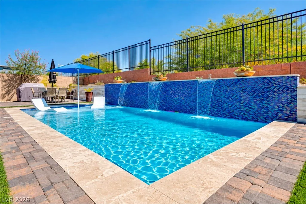 33 Reverie Heights, Henderson, NV 89011
