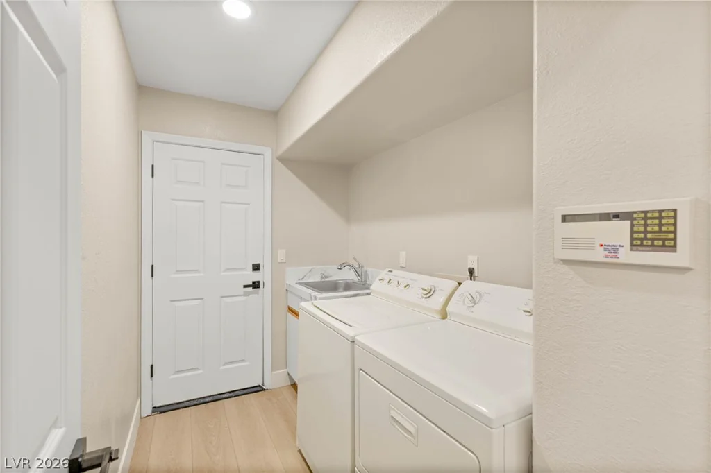2104 Inverness, Henderson, NV 89074