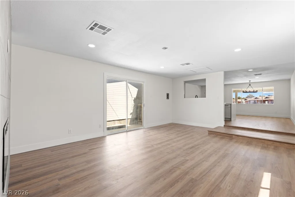 1921 Manhattan, Las Vegas, NV 89106