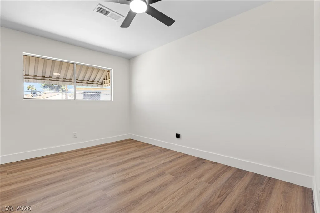 1921 Manhattan, Las Vegas, NV 89106