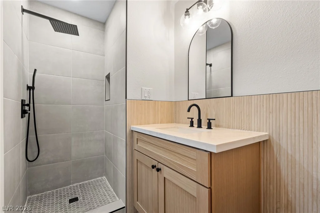 1921 Manhattan, Las Vegas, NV 89106
