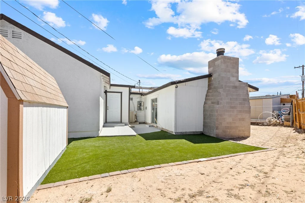 1921 Manhattan, Las Vegas, NV 89106