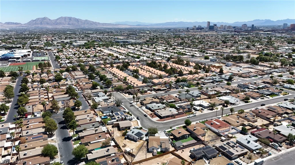 1921 Manhattan, Las Vegas, NV 89106