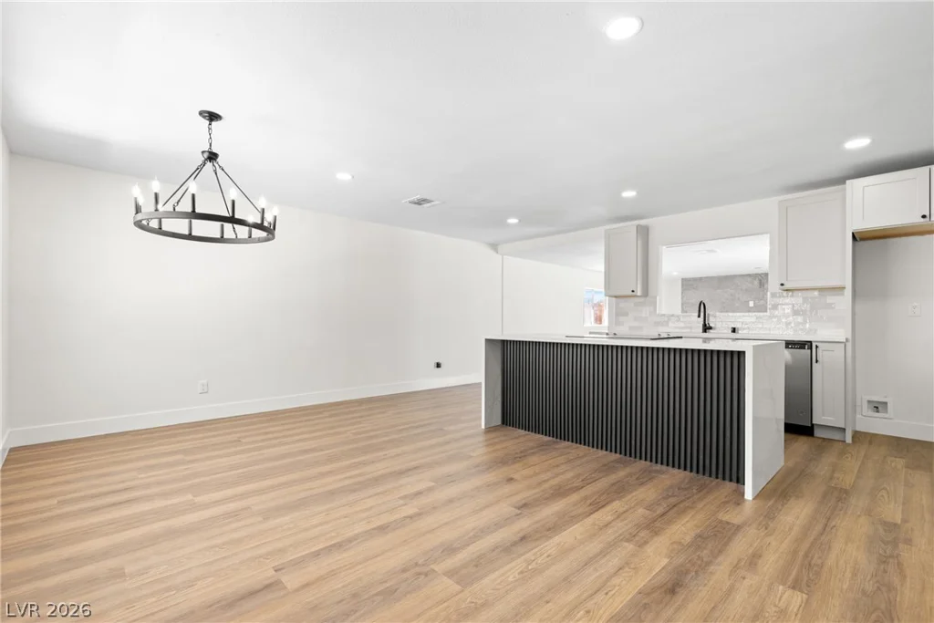 1921 Manhattan, Las Vegas, NV 89106