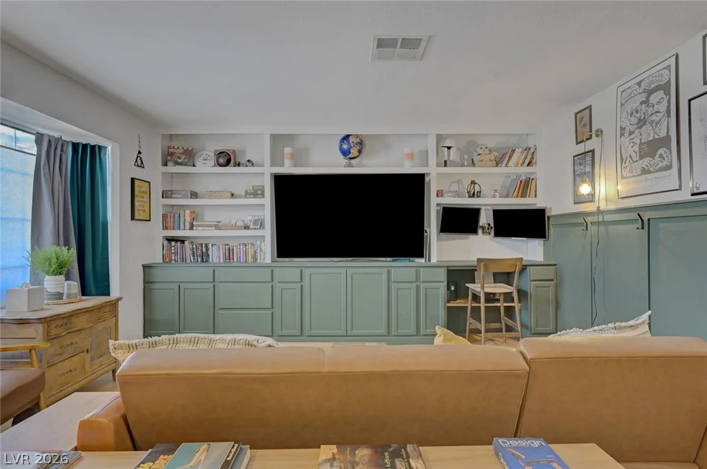 5383 Mountain Vista, Las Vegas, NV 89120