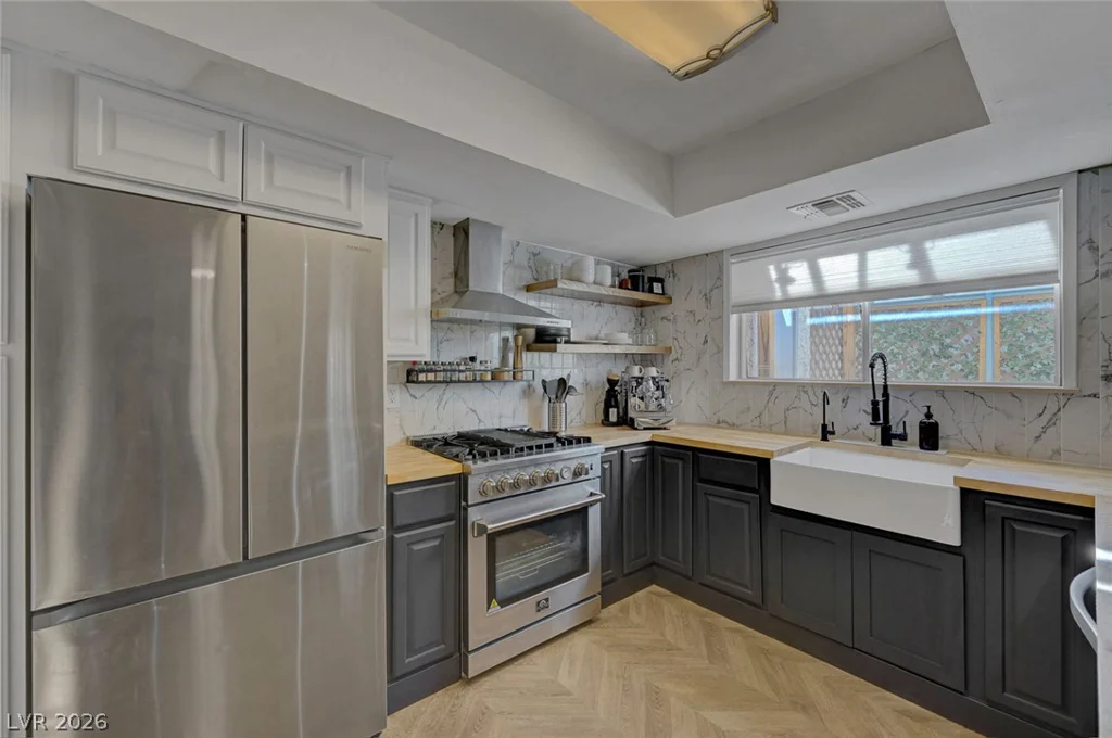5383 Mountain Vista, Las Vegas, NV 89120
