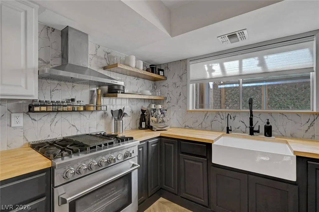 5383 Mountain Vista, Las Vegas, NV 89120