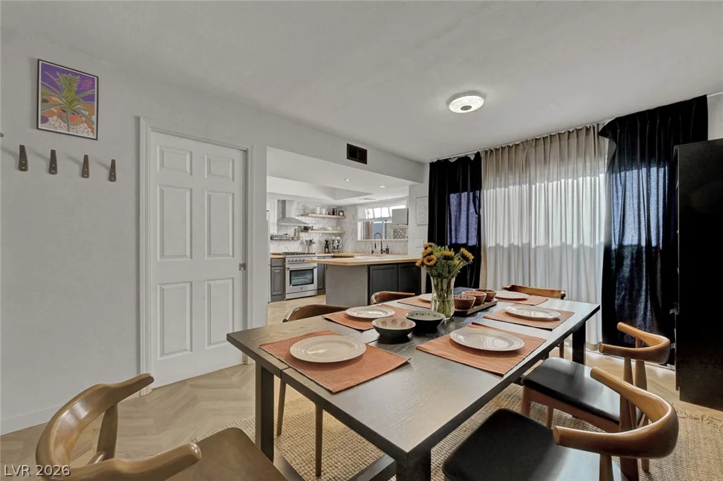 5383 Mountain Vista, Las Vegas, NV 89120