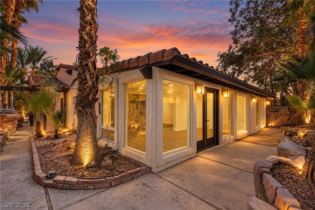 3325 Calle De Corrida, Las Vegas, NV 89102