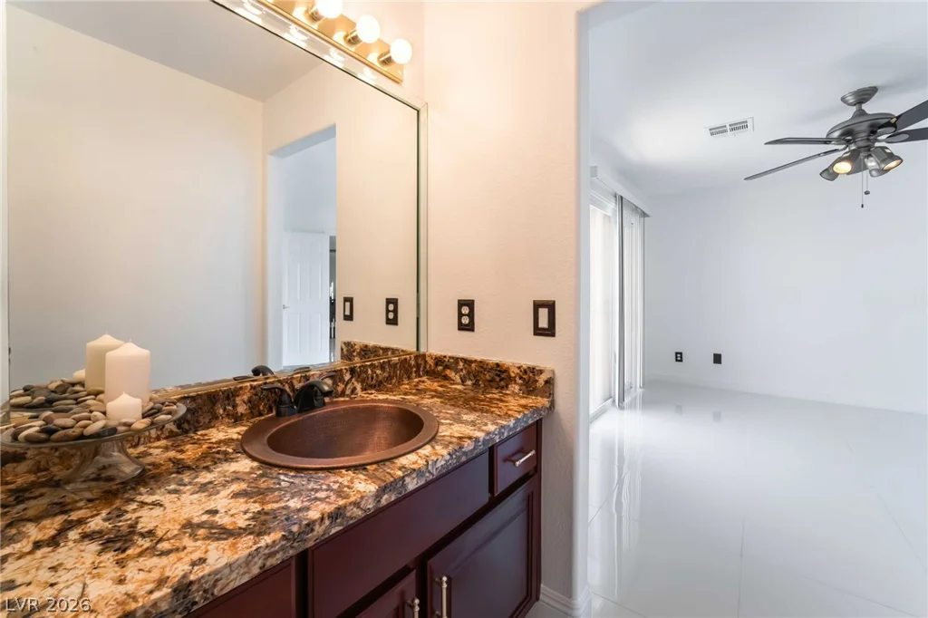 7526 Gossamer Wind, Las Vegas, NV 89139