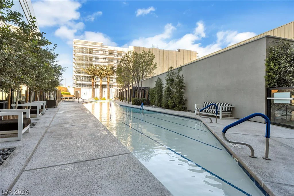 4471 Dean Martin, Las Vegas, NV 89103