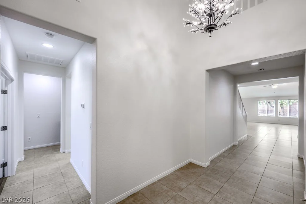 8229 San Mateo, North Las Vegas, NV 89085