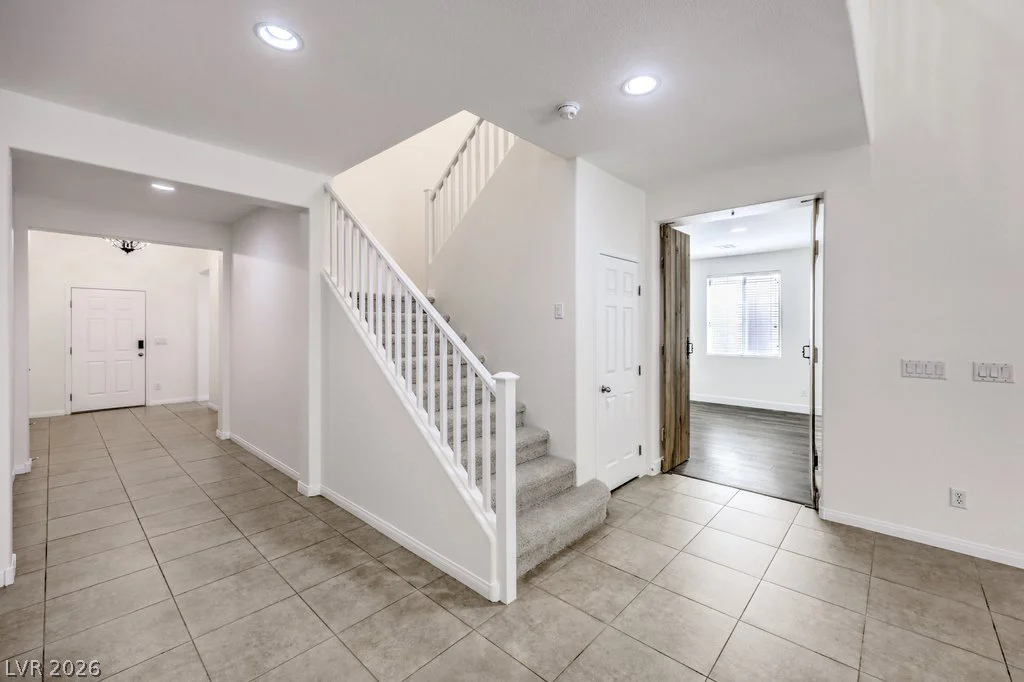 8229 San Mateo, North Las Vegas, NV 89085