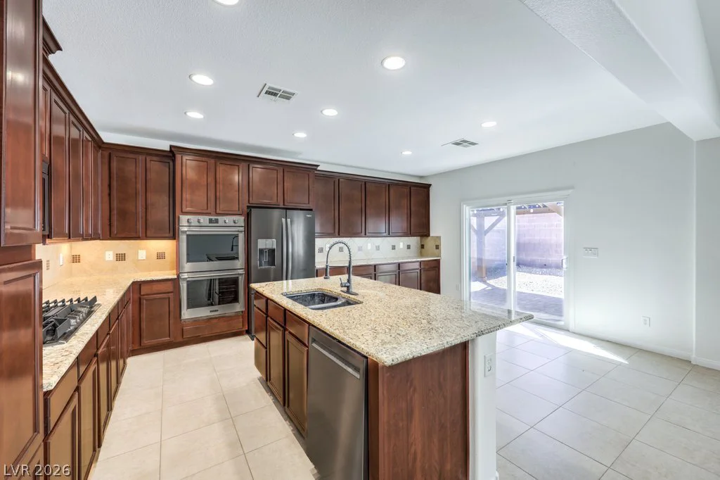 8229 San Mateo, North Las Vegas, NV 89085