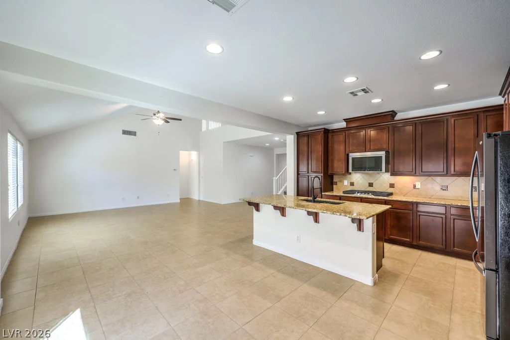 8229 San Mateo, North Las Vegas, NV 89085