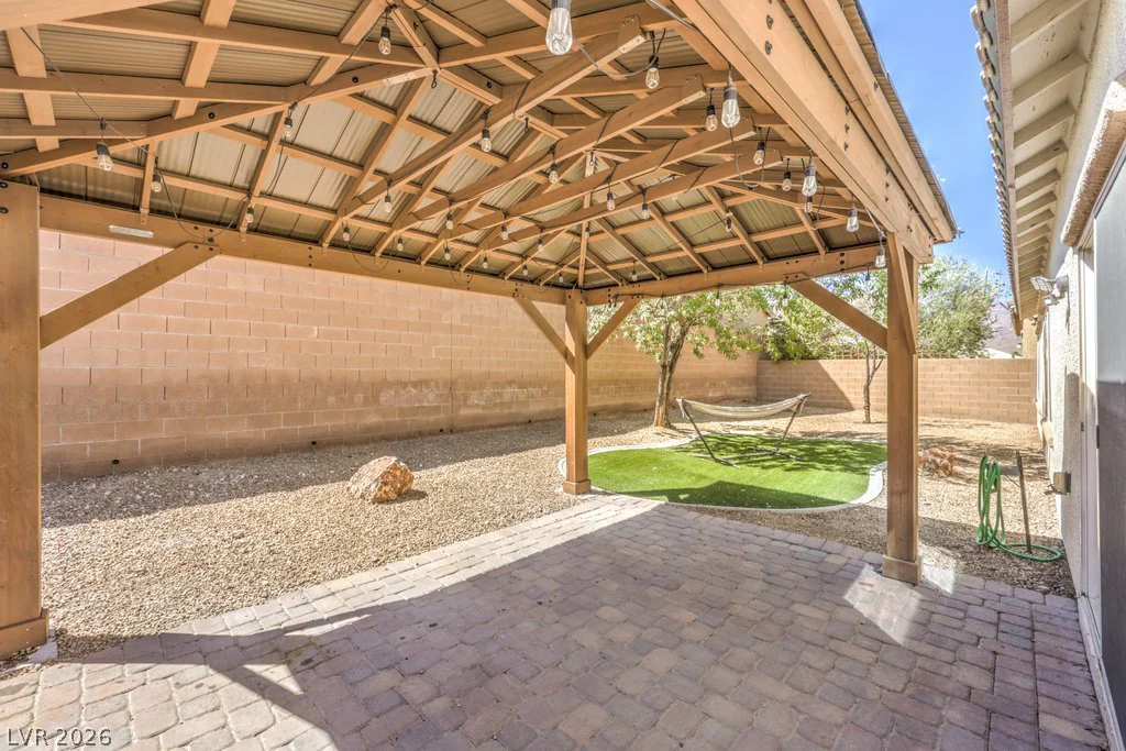 8229 San Mateo, North Las Vegas, NV 89085