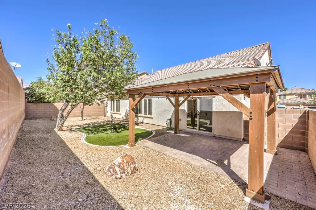 8229 San Mateo, North Las Vegas, NV 89085