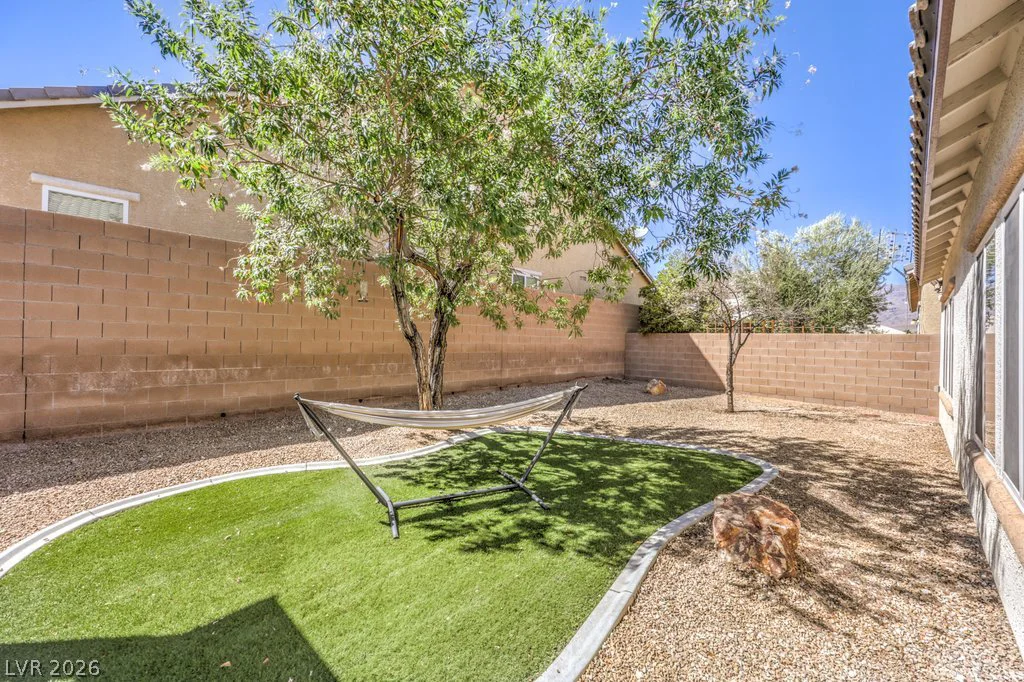 8229 San Mateo, North Las Vegas, NV 89085