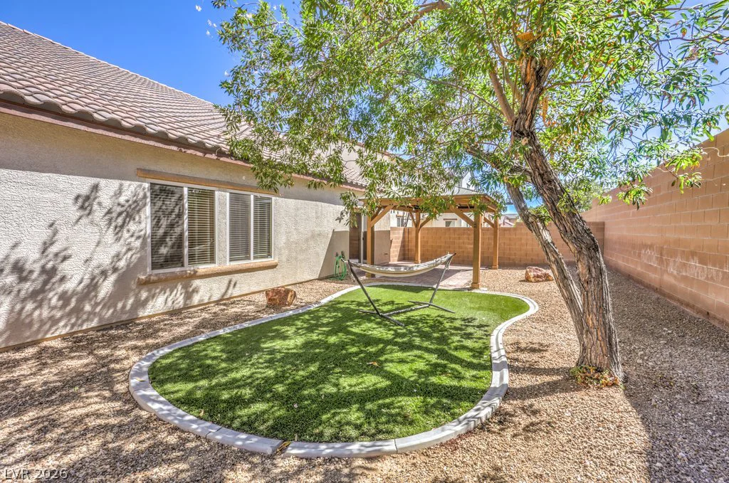 8229 San Mateo, North Las Vegas, NV 89085
