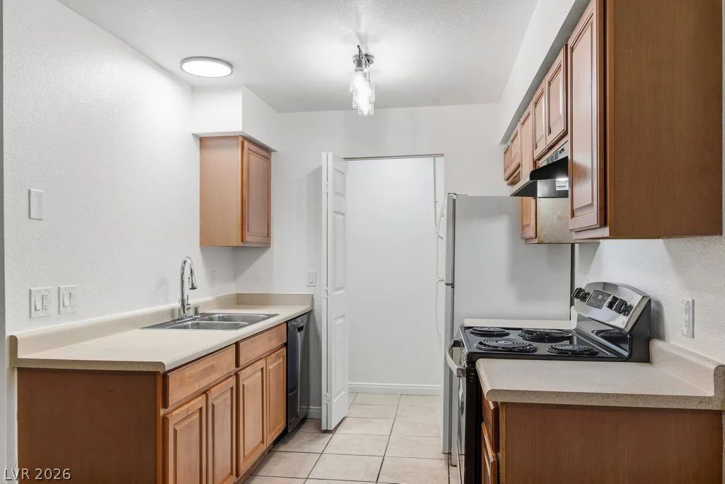 833 Hedge, Las Vegas, NV 89110
