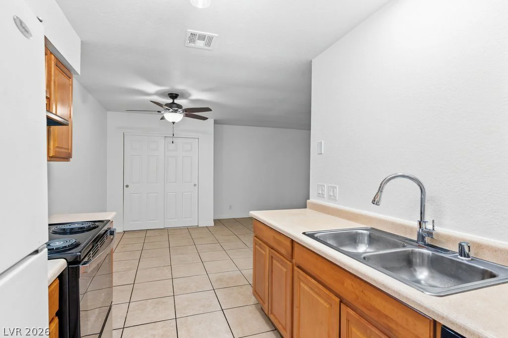 833 Hedge, Las Vegas, NV 89110