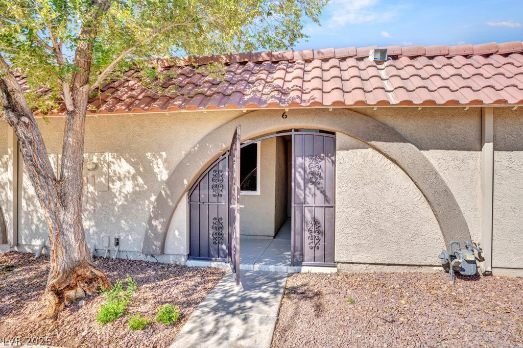 833 Hedge, Las Vegas, NV 89110