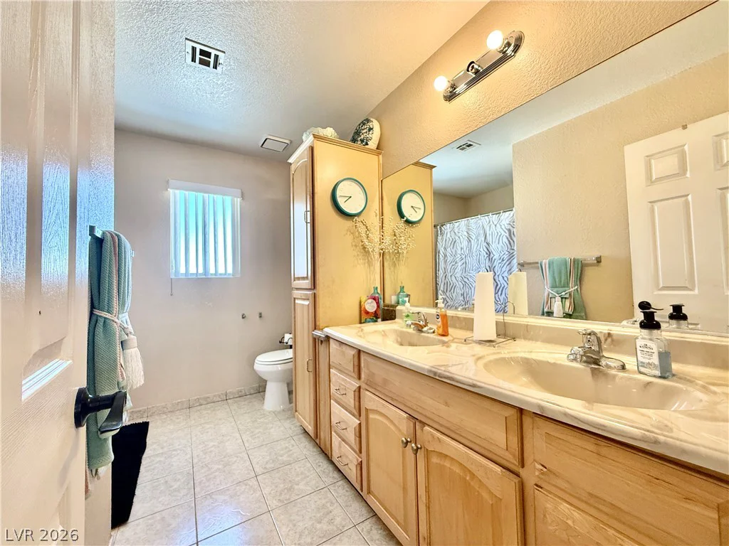 2305 Loggerhead, Las Vegas, NV 89117