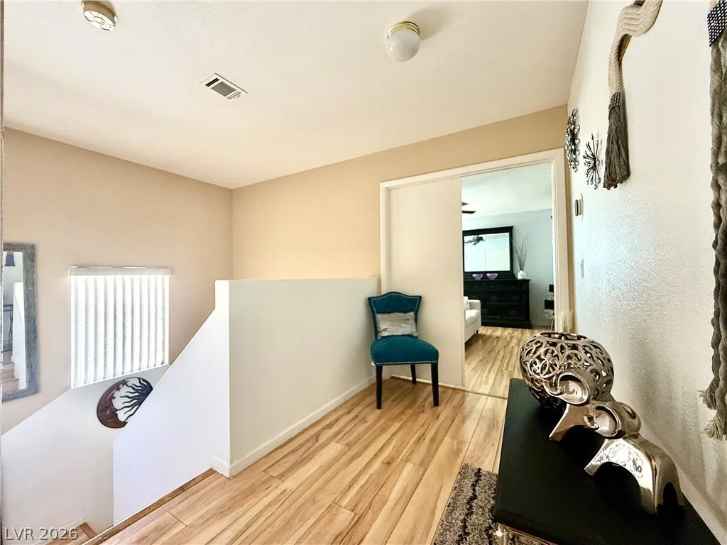 2305 Loggerhead, Las Vegas, NV 89117